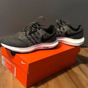 Nike, women’s size 6 1/2, slightly worn